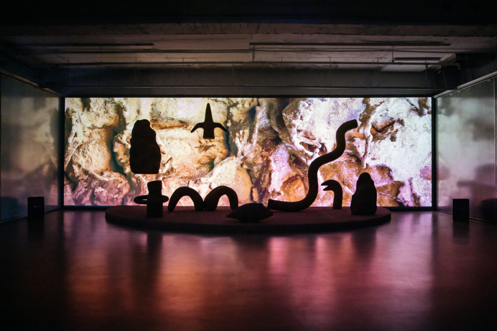 劉玗《If Narratives Become the Great Flood》 2020年 Commissioned and supported by the Hong Foundation