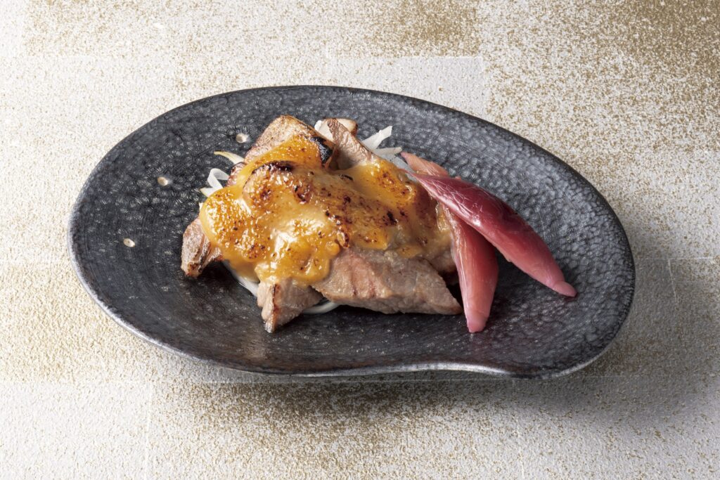 「うつくしまエゴマ豚の西京みそ焼き」1,080円。